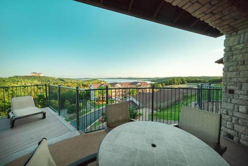 Majestic At Table Rock