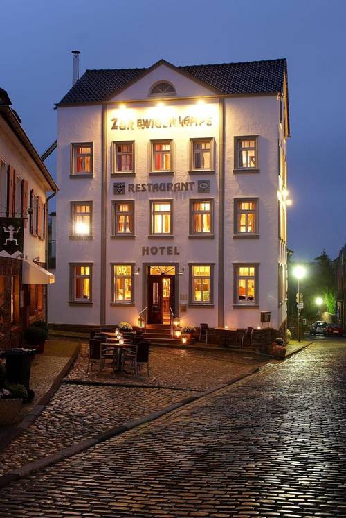 Zur Ewigen Lampe At Hemingway Trail