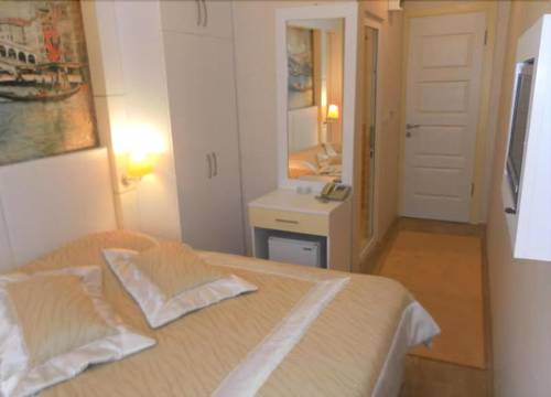 Hotel La White