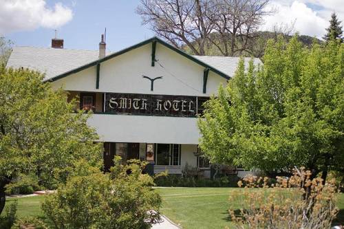 Historic Smith Hotel Bed And Breakfast