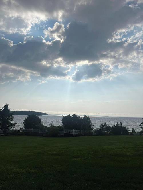 Valcour Inn & Boathouse