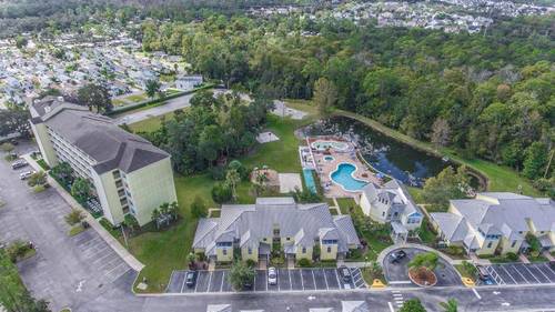 Barefoot Suite Condos Close To The Parks