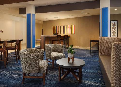 Holiday Inn Express & Suites Lockport