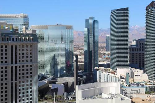 Luxury Suites International At The Signature