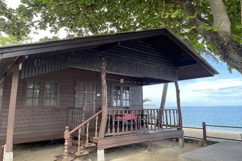 Sea Breeze Bungalow by ZUZU