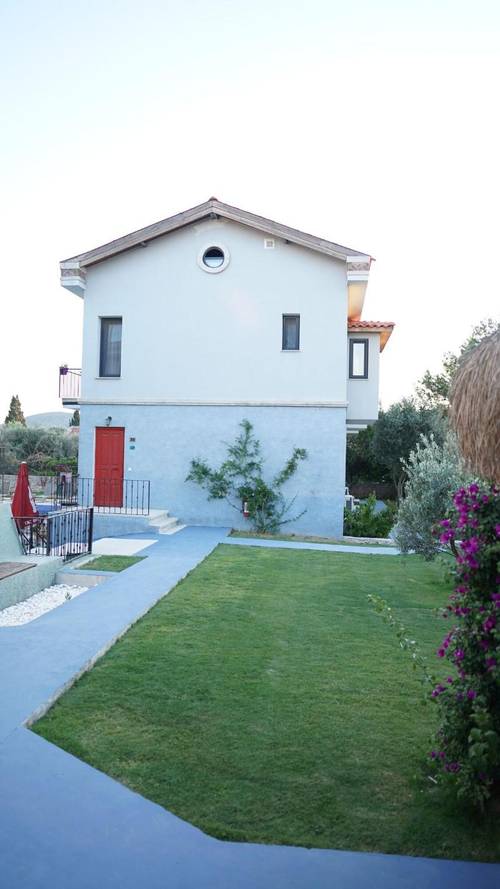 Karyada Hotel