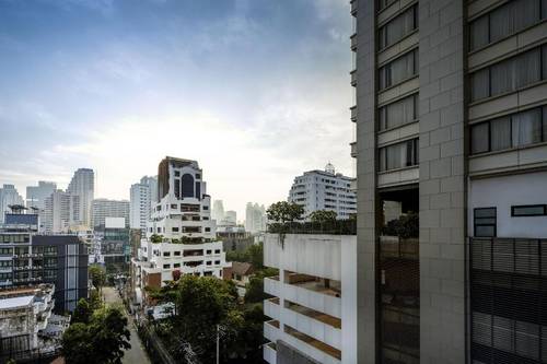 The Quarter Ploenchit by UHG
