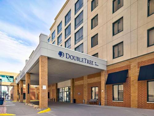 Doubletree By Hilton Davenport