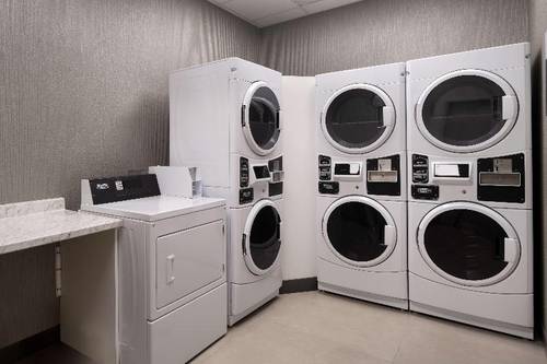 Hilton Garden Inn Visalia