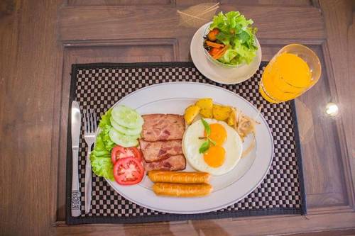 People Place Boutique in Town Hotel by ZUZU