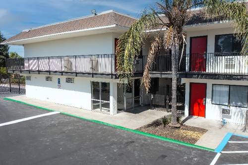 Econo Lodge Stockton near I-5 Fairgrounds