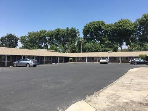 Sky Ranch Inn
