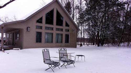 Lakefront Hideaway