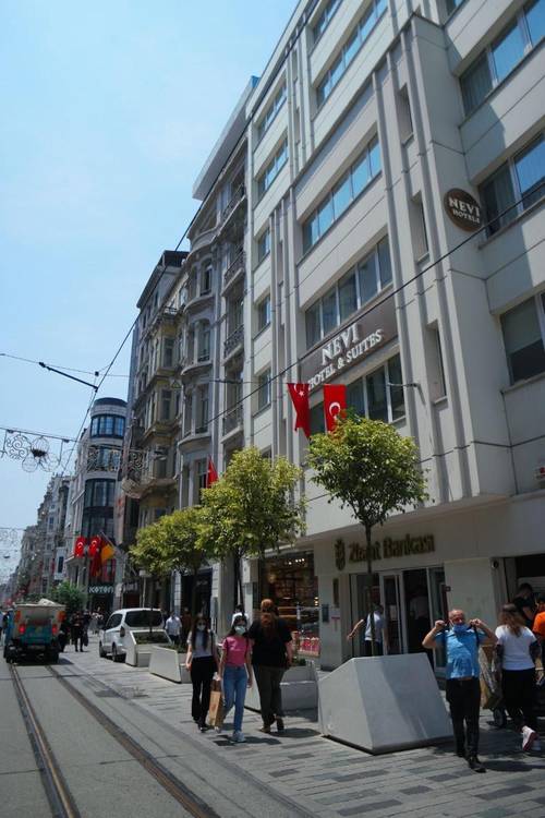 Nevi Hotel And Suites