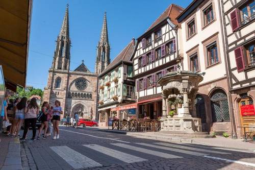 Logis Hotel De La Cloche