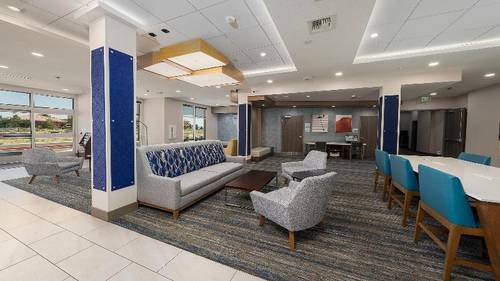 Holiday Inn Express & Suites Ridgecrest China Lake