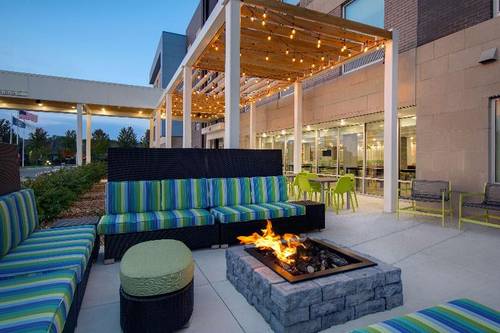 Home2 Suites By Hilton Grand Rapids Airport