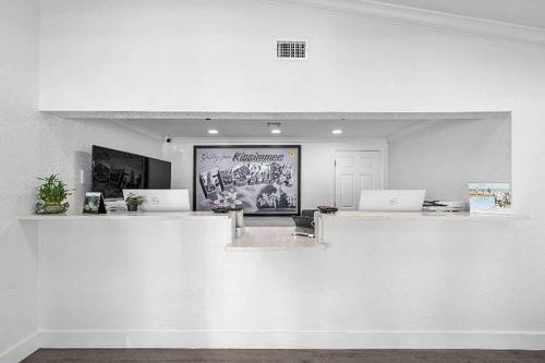 Travelodge By Wyndham Kissimmee/orlando