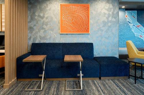 Holiday Inn Express And Suites Hollister