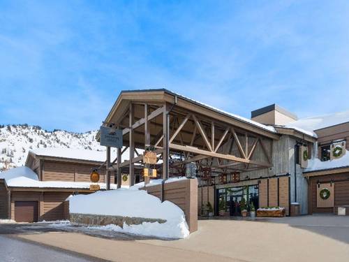 The Snowpine Lodge