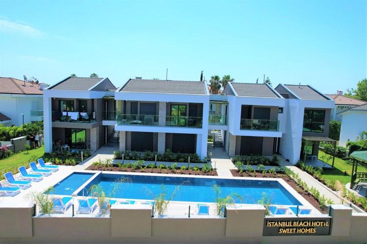 Istanbul Beach Sweet Home