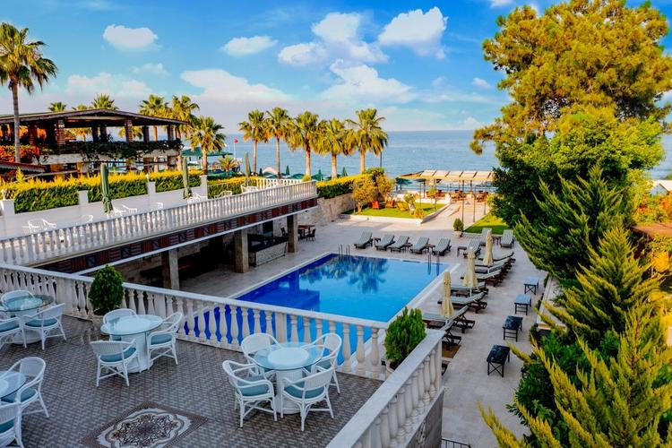 La Hoya Beach Hotel