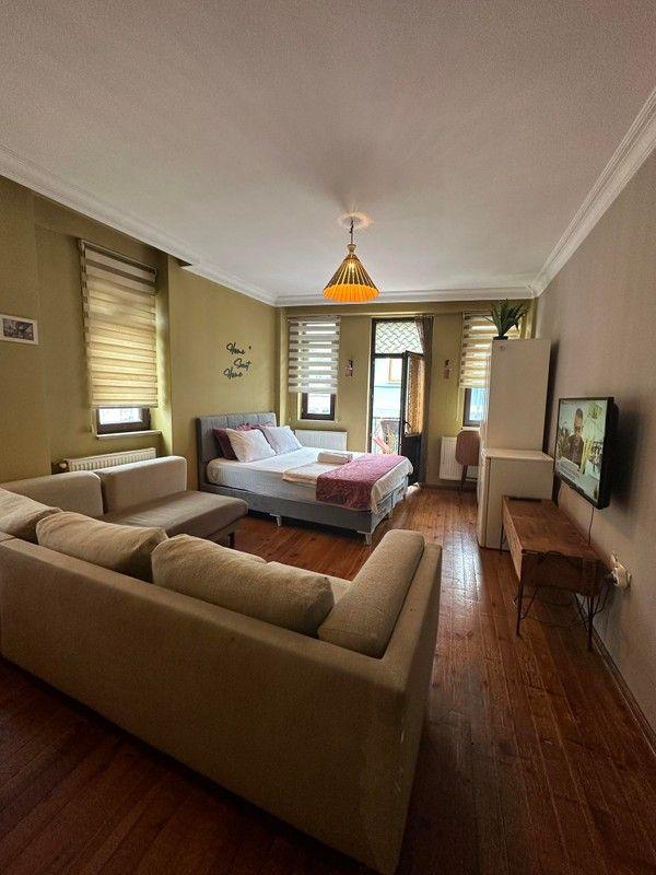 Green Bird Suites