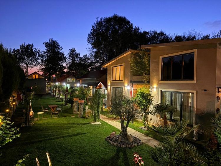 Antik River House