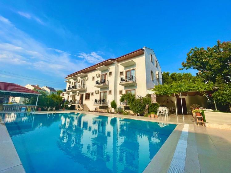 Cennet Hotel