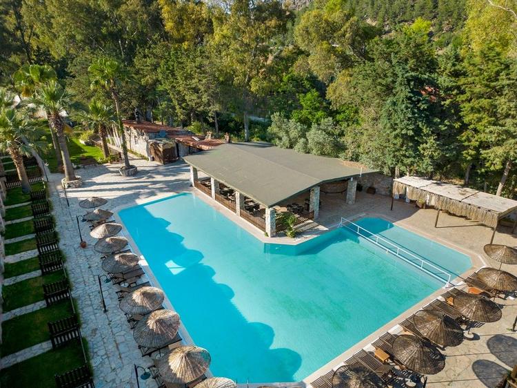 Alados Otel