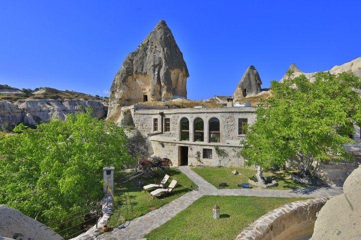 Travellers Cave Hotel