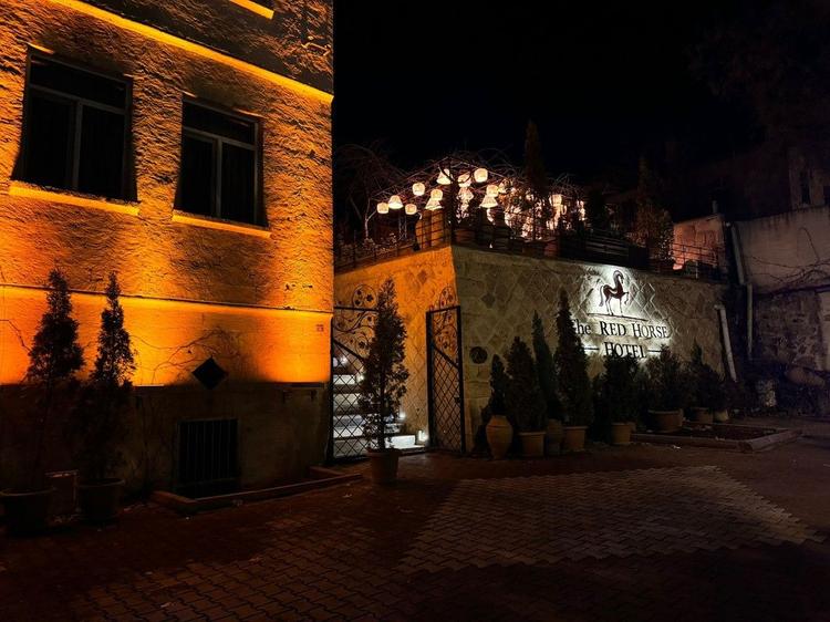 The Red Horse Hotel