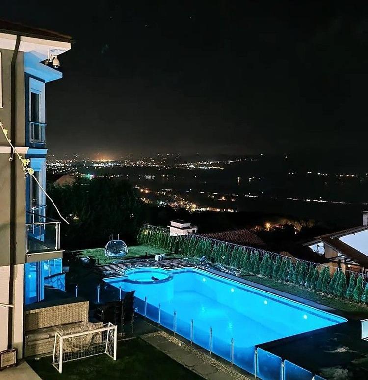 GK Manor Deluxe