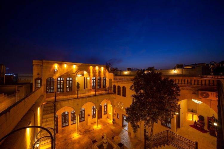 Hayatlı Konak
