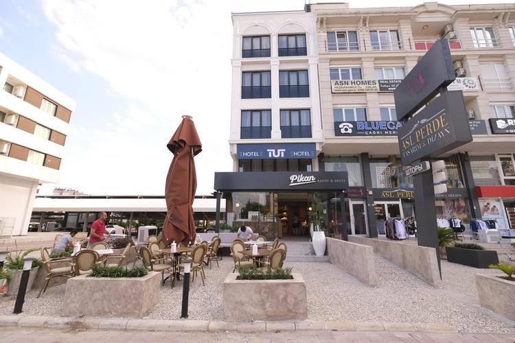 Tut Hotel