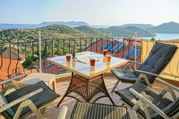 Picus Apartment