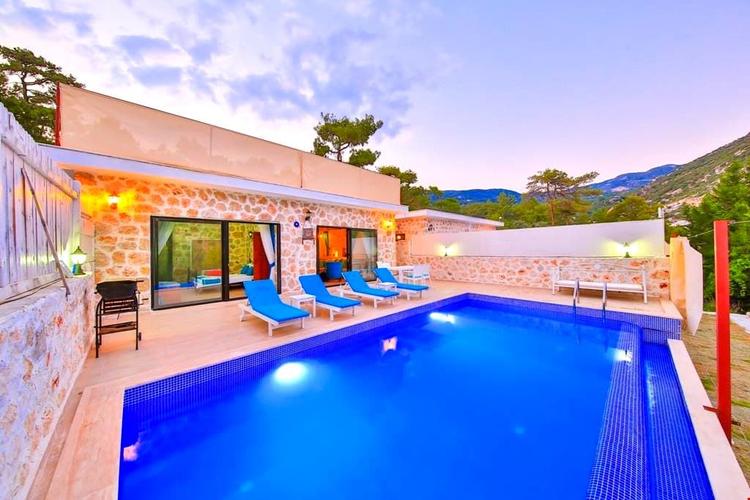 Villa Stone 1
