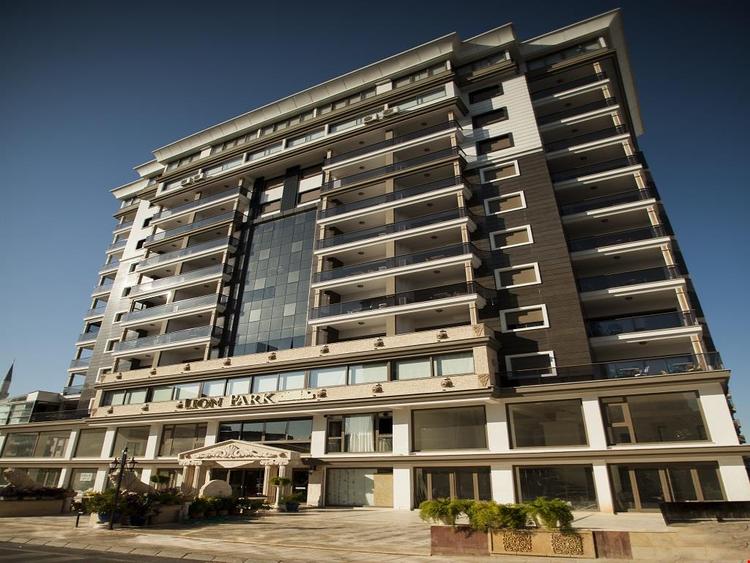 Lion Park Suites & Residence