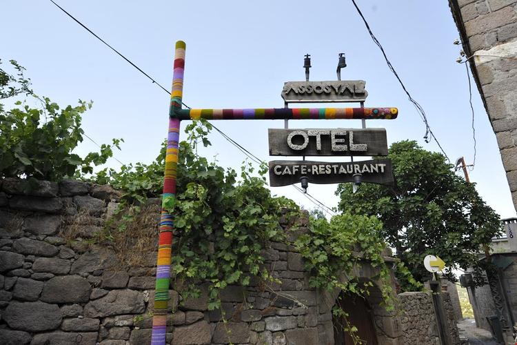Assosyal Otel