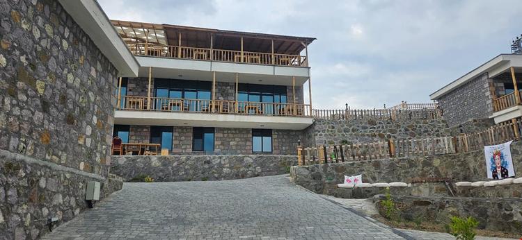 Karadut Taş Otel