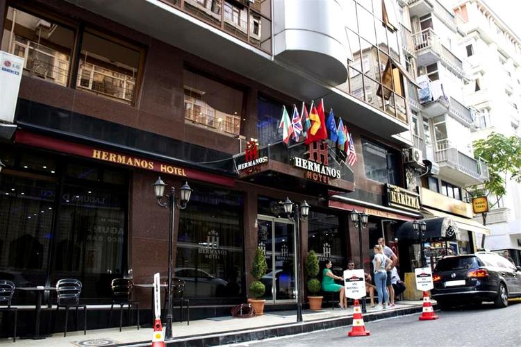 Hermanos Hotel
