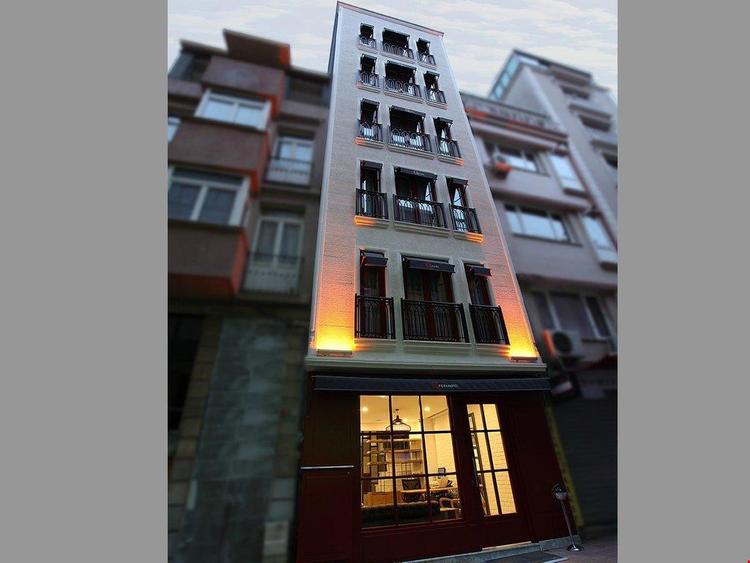Qpera Hotel