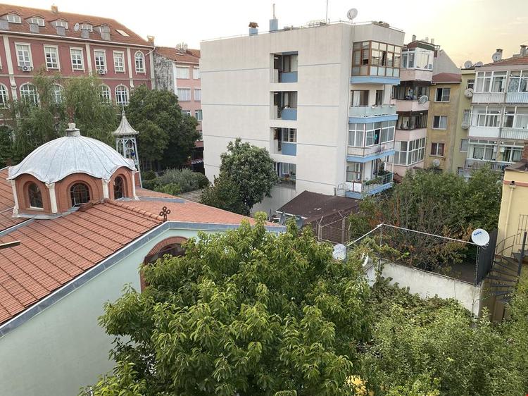 Yeldeğirmeni Suit