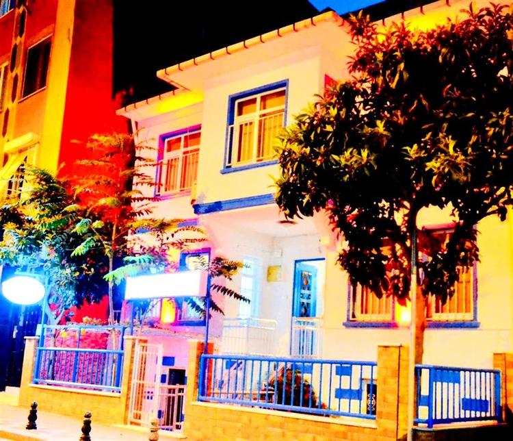 Blue Home Hotel