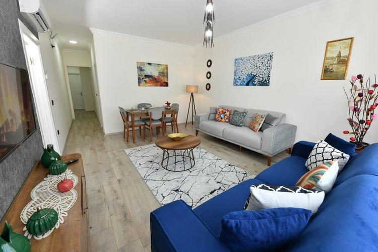 Center Suite 12