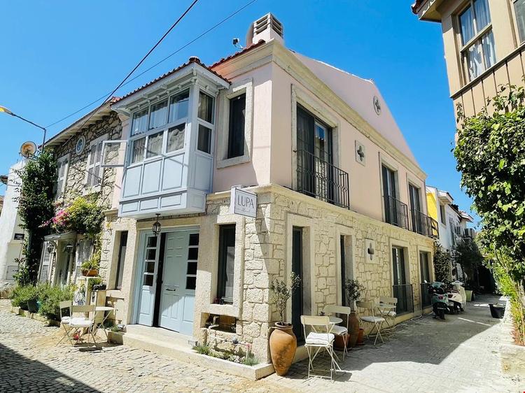 Lupa Alacati