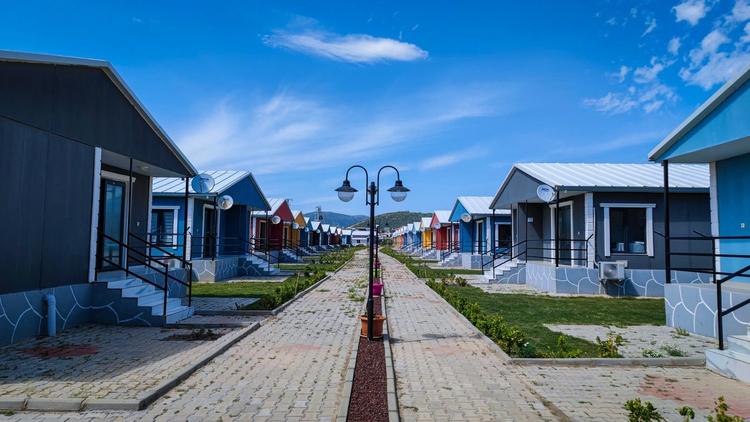 Happy Life Houses