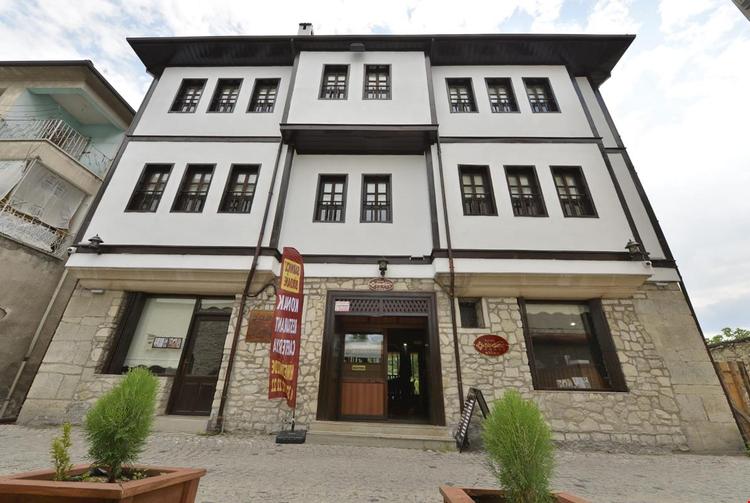Sarnıçlı Birdane Konak