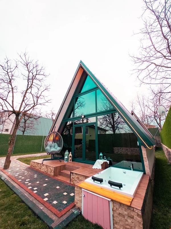 Pop Suit Bungalow