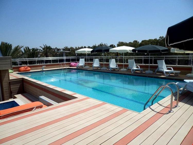 Zeus Hotel